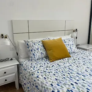 central-apartment-in-la-laguna-with-private-parking.adeje-hotels.com/